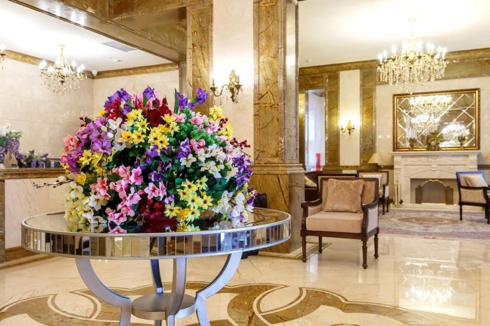 Alanda Hotel & Apartments