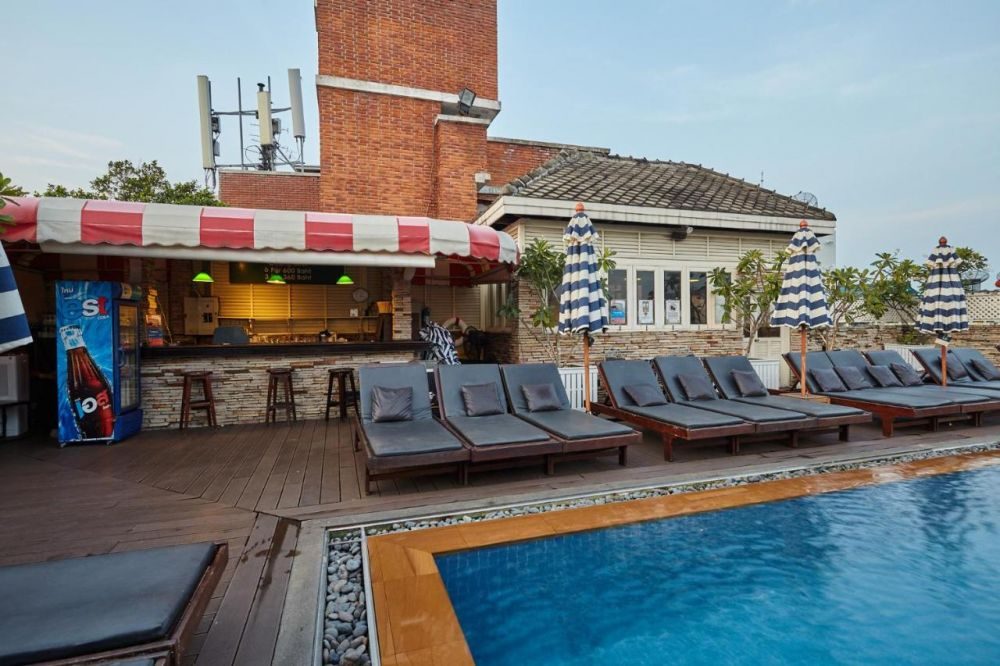 BUDDY LODGE HOTEL