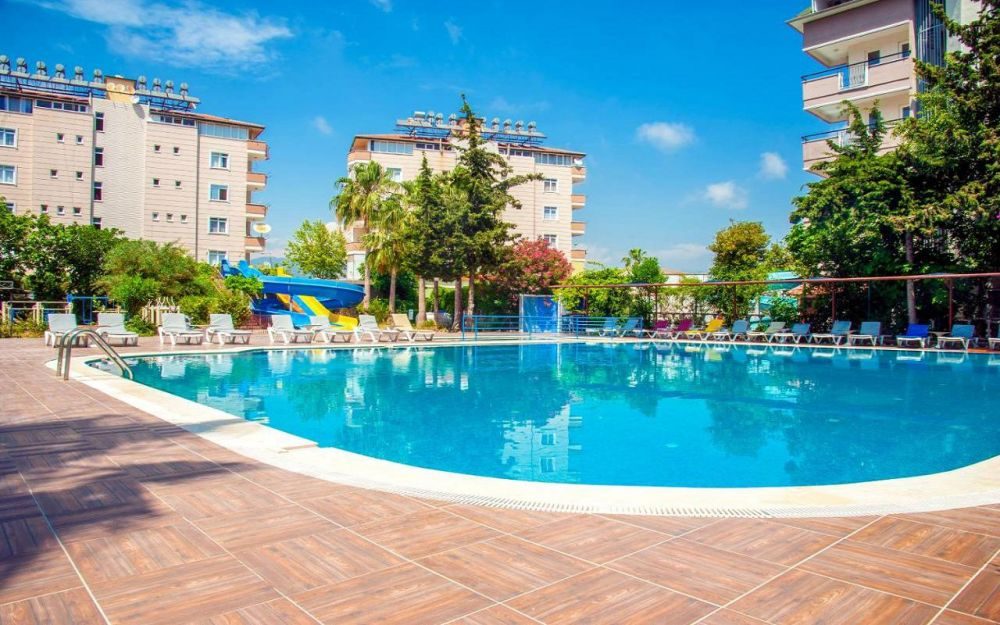 GRAND BAHAMA BEACH HOTEL