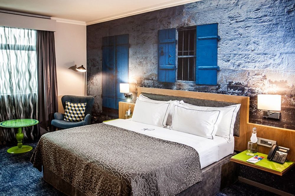Hennessy Park Hotel
