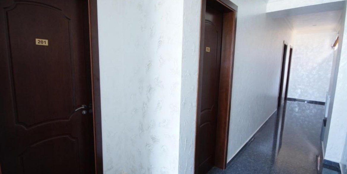 HOTEL 725