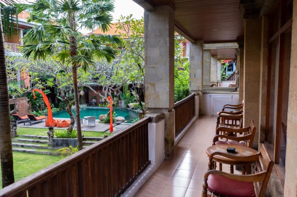 Fourteen Roses Boutique Hotel