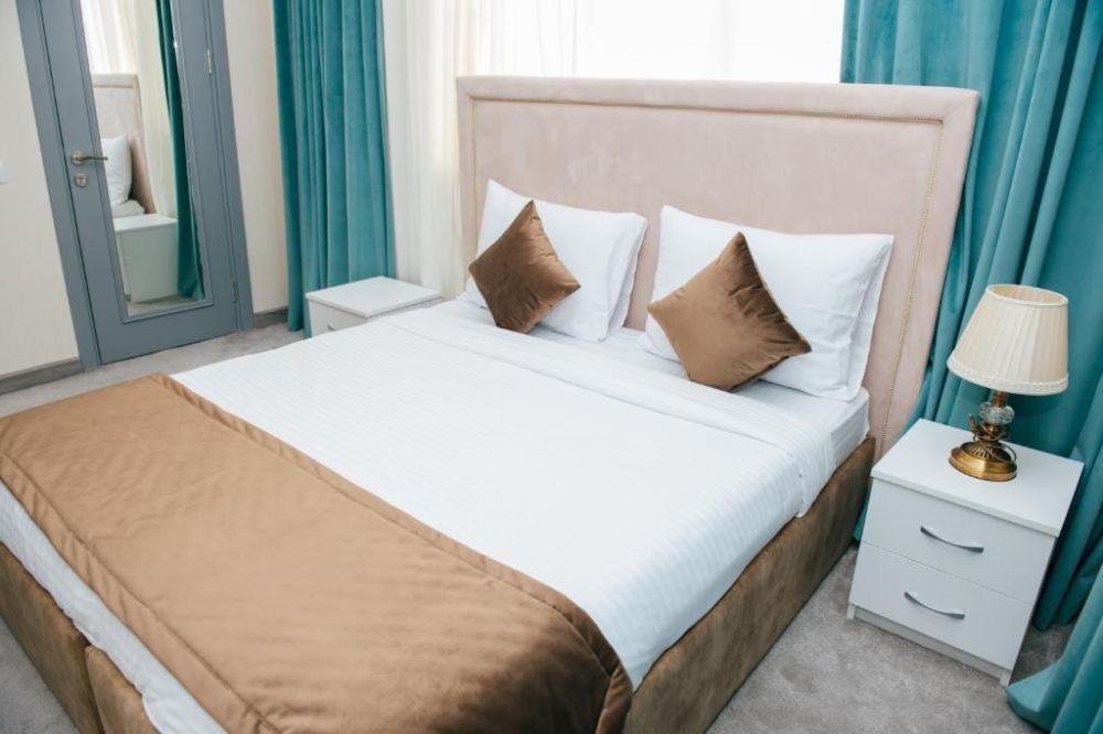 Sunday Hotel
