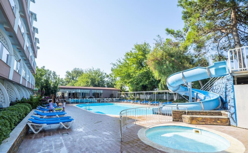 CLUB APERION BEACH HOTEL
