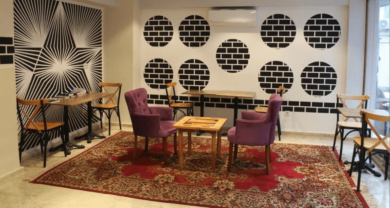 THE REINA HOTEL