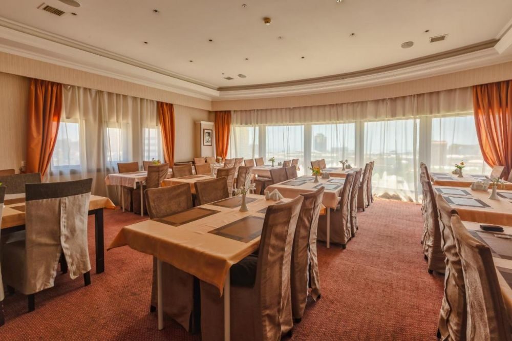 Diplomat Hotel