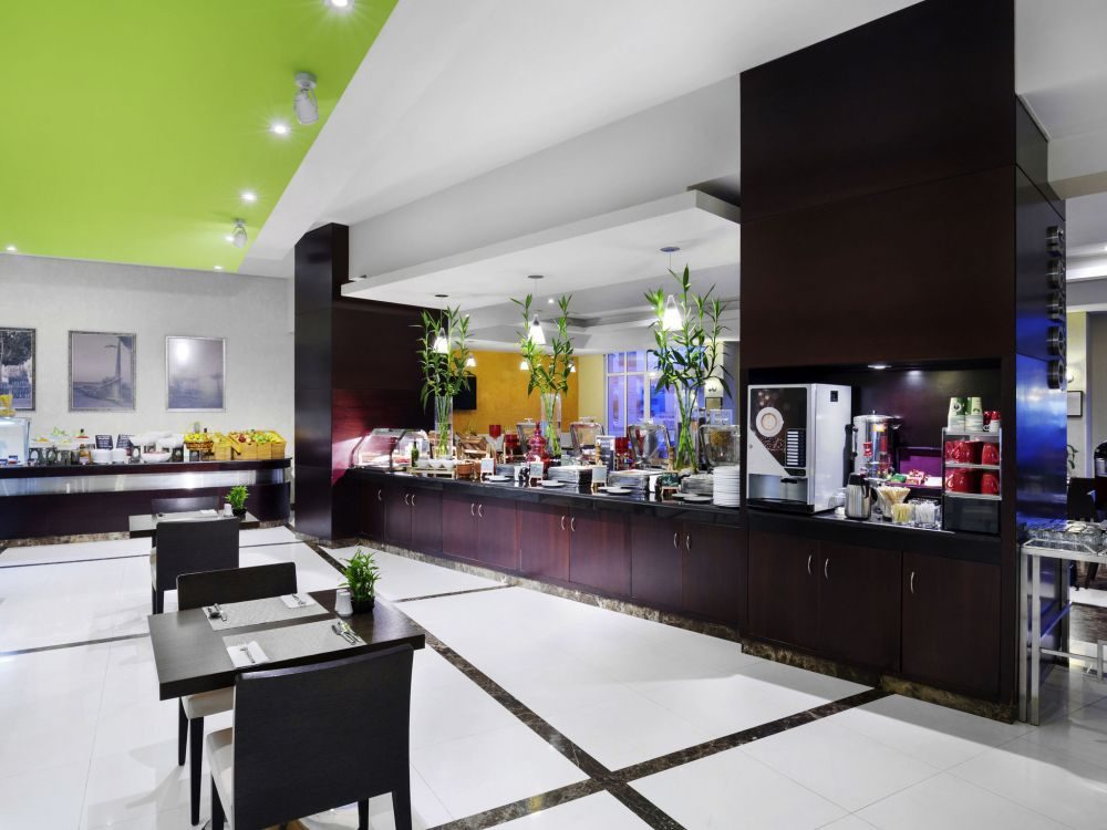 Ibis Muscat