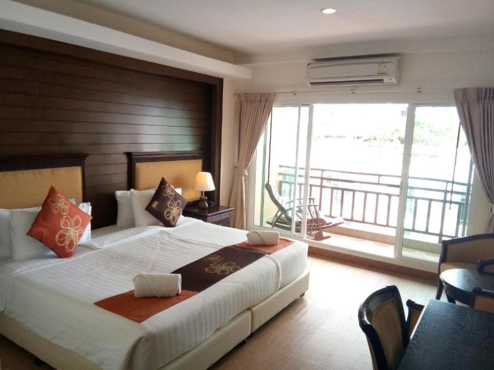 Seaside Jomtien Beach