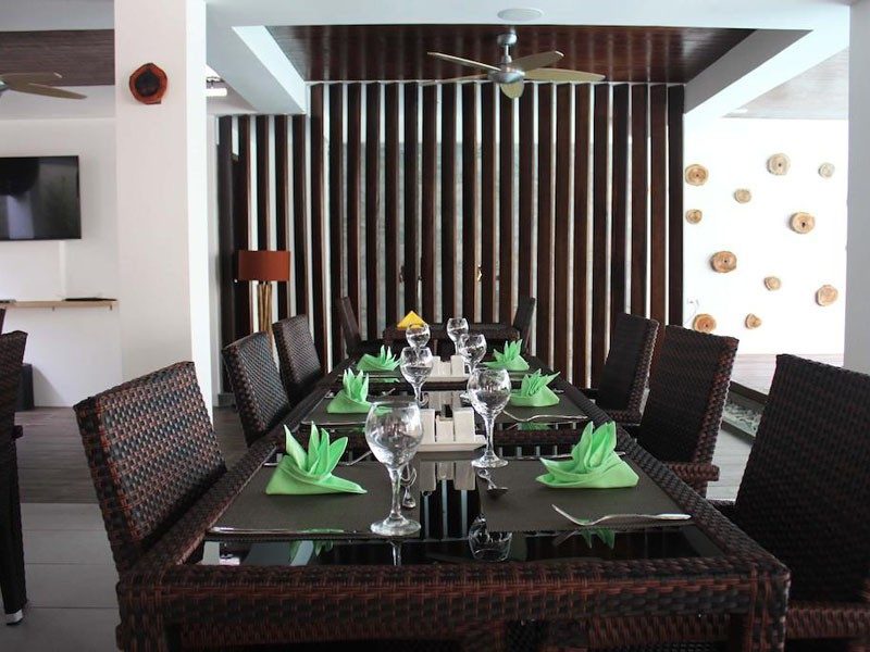 Kue Hotels (ex Aquzz Maafushi)