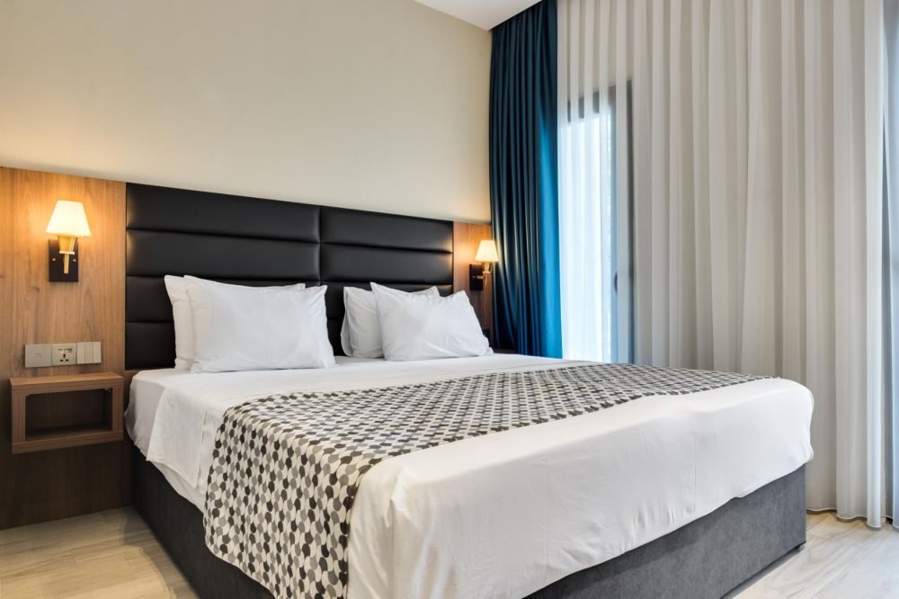 ELEVEN INN