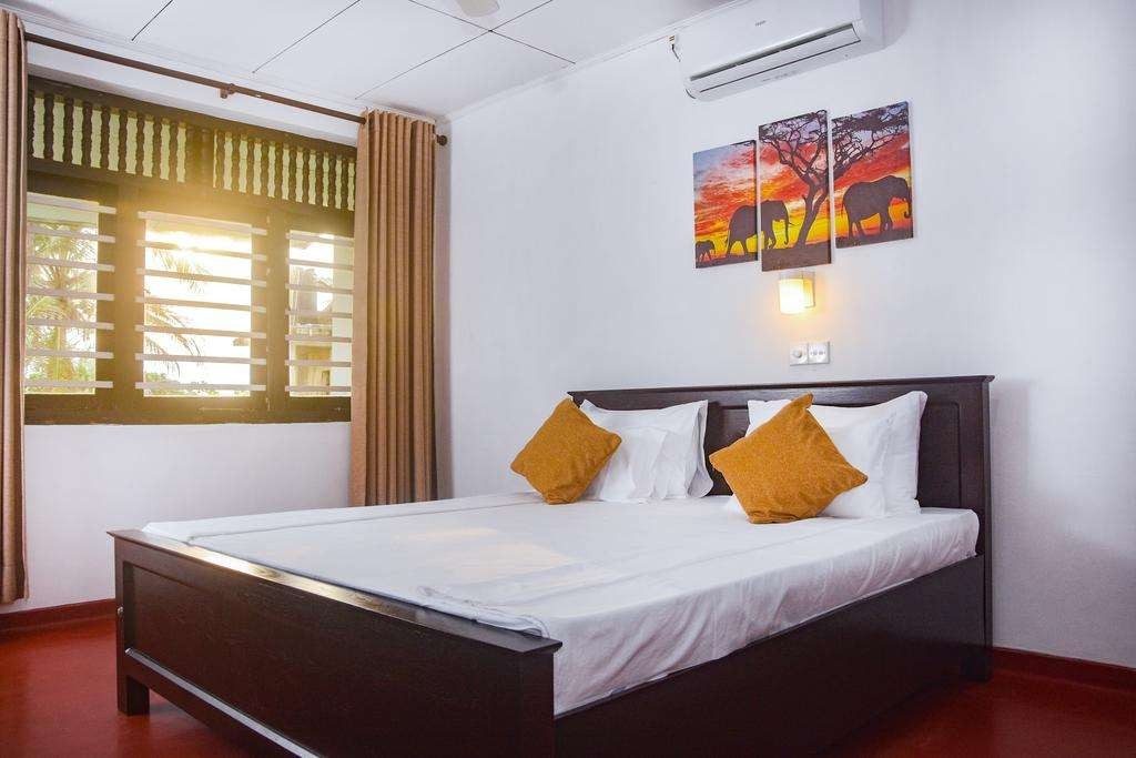 JLH Beach Hotel (ex Whispering Palms)