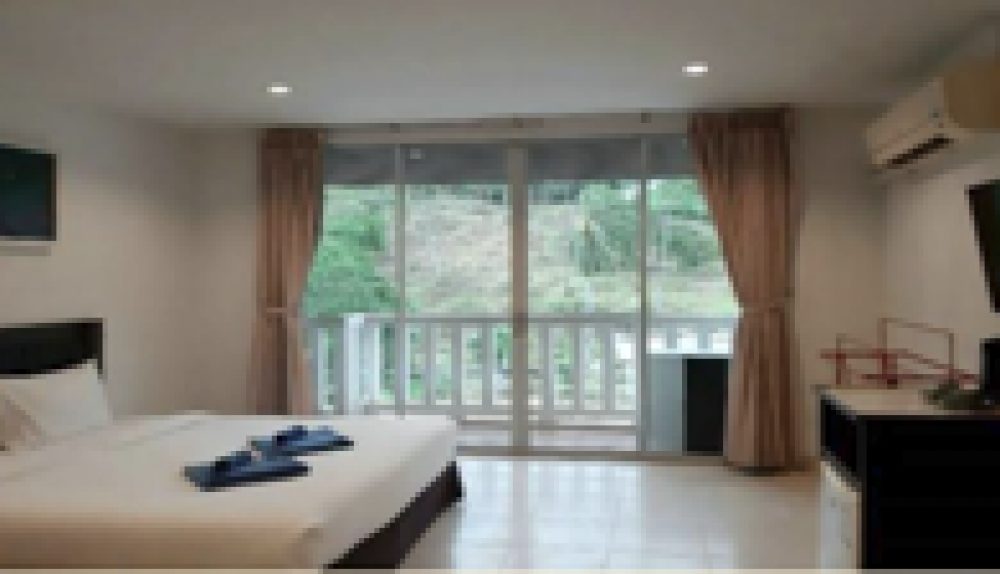 KARON LIVING ROOM