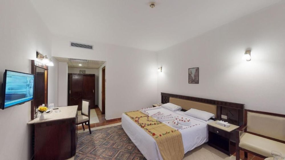 Falcon Naama Star