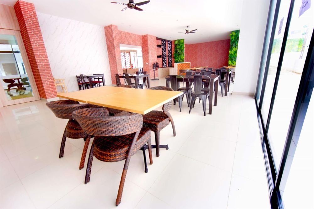 PHOENIX HOTEL KARON BEACH