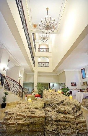 ACRA HOTEL