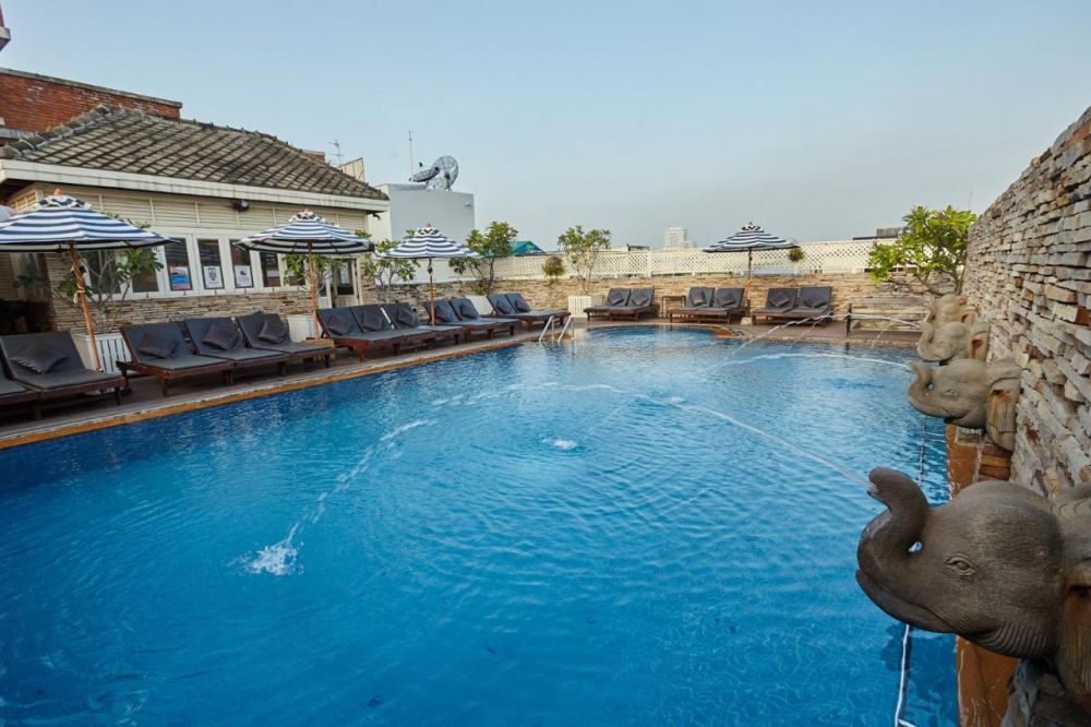 BUDDY LODGE HOTEL