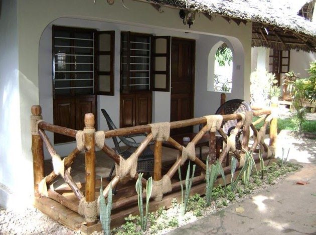 Фото отеля Langi Langi Beach Bungalows