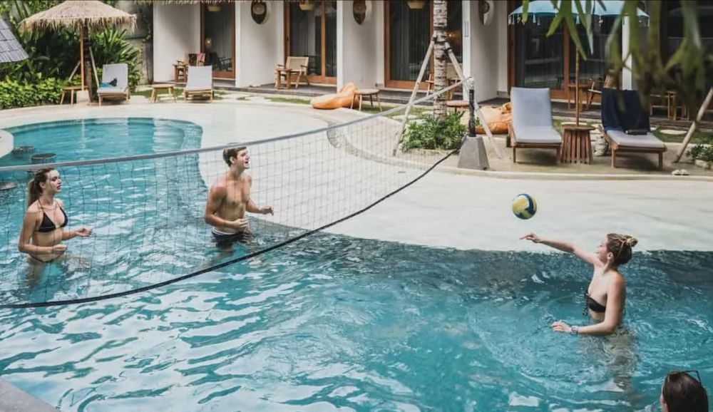 Roomates Surf Camp Canggu
