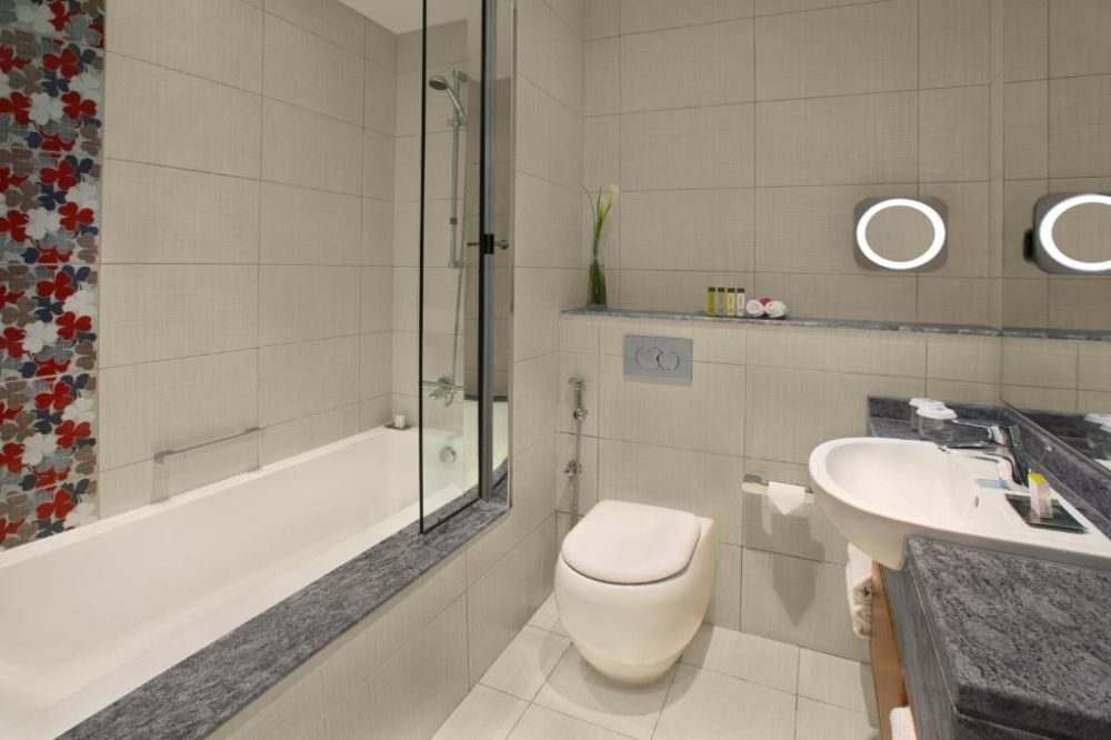Sunday Signature Hotel & Residences (ex. Doubletree By Hilton Hotel & Residence)